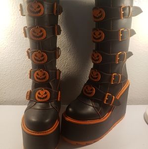 Y.R.U. Dune Jackolantern Platform Boots in Black Orange